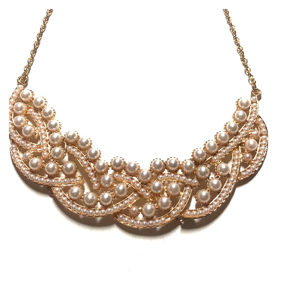 Pearl and Gold Collar Necklace